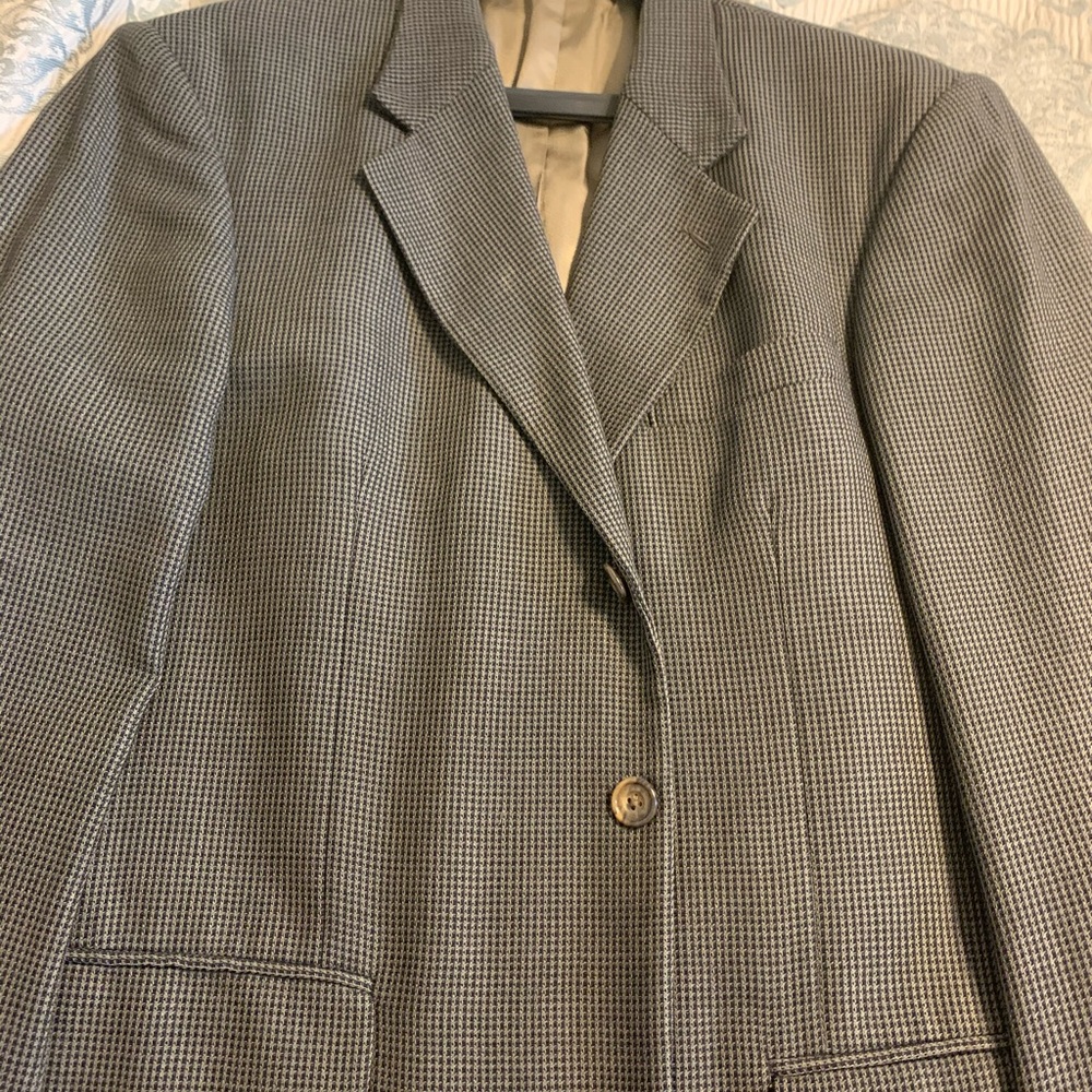 Men’s checkered blazer